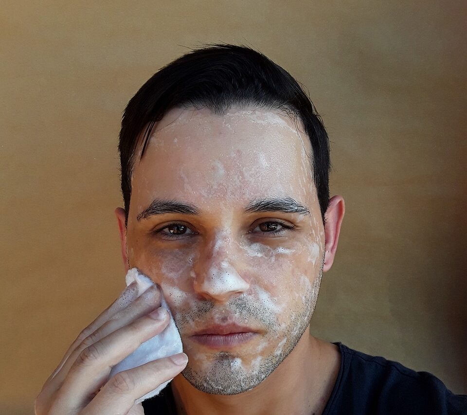 Rekomendasi Facial Wash untuk Wajah Kering